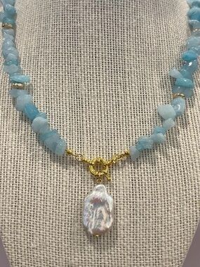 Gold-Accented Aquamarine Chip Necklace with Baroque Pearl Pendant